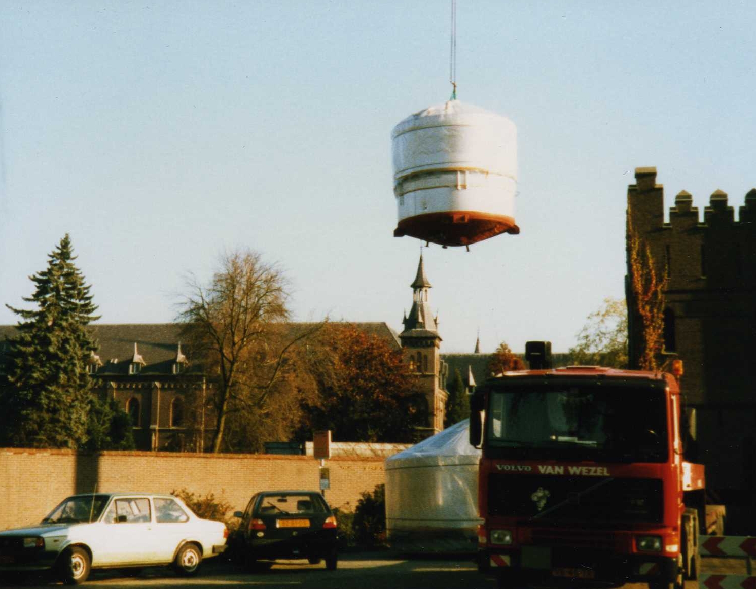 De brouwketels staan en hangen klaar om binnengetakeld te worden. © Eigen beheer