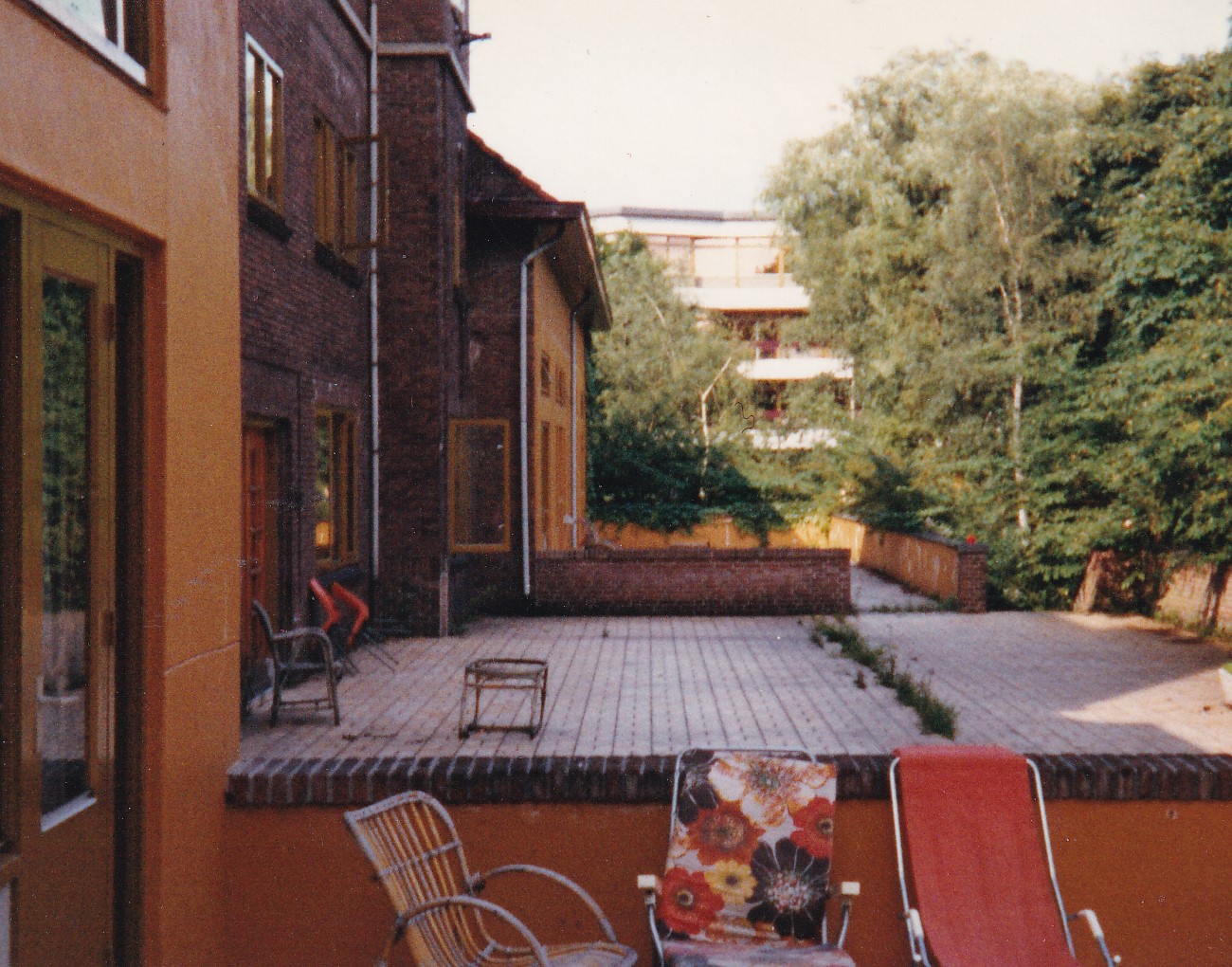 Achterzijde (met tuin) van het voormalige Sanatorium, later was hier het zogenaamde zusterhuis in gehuisvest. © Eigen beheer